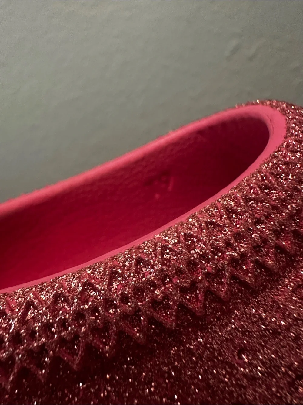 UGG Girls Tasman Pink Glitter Slip-On Clogs in Pink Size 9